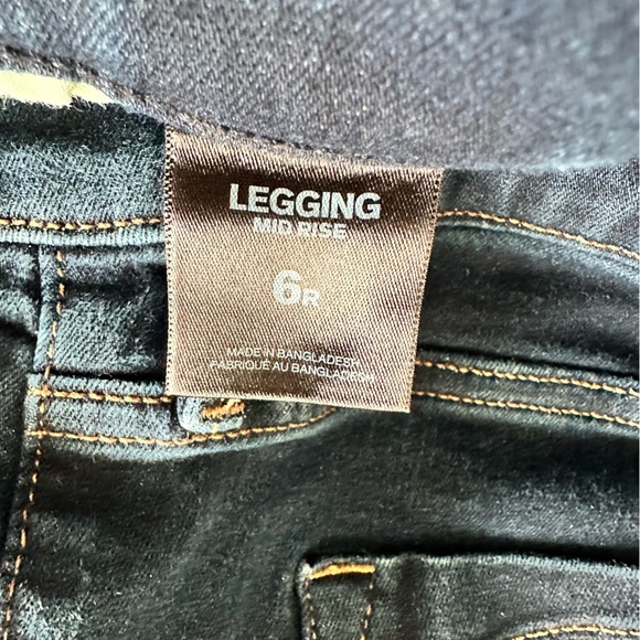 Express Jeans - Women's Blue Denim Mid-Rise Legging, Size 6R - Picture 6 of 9